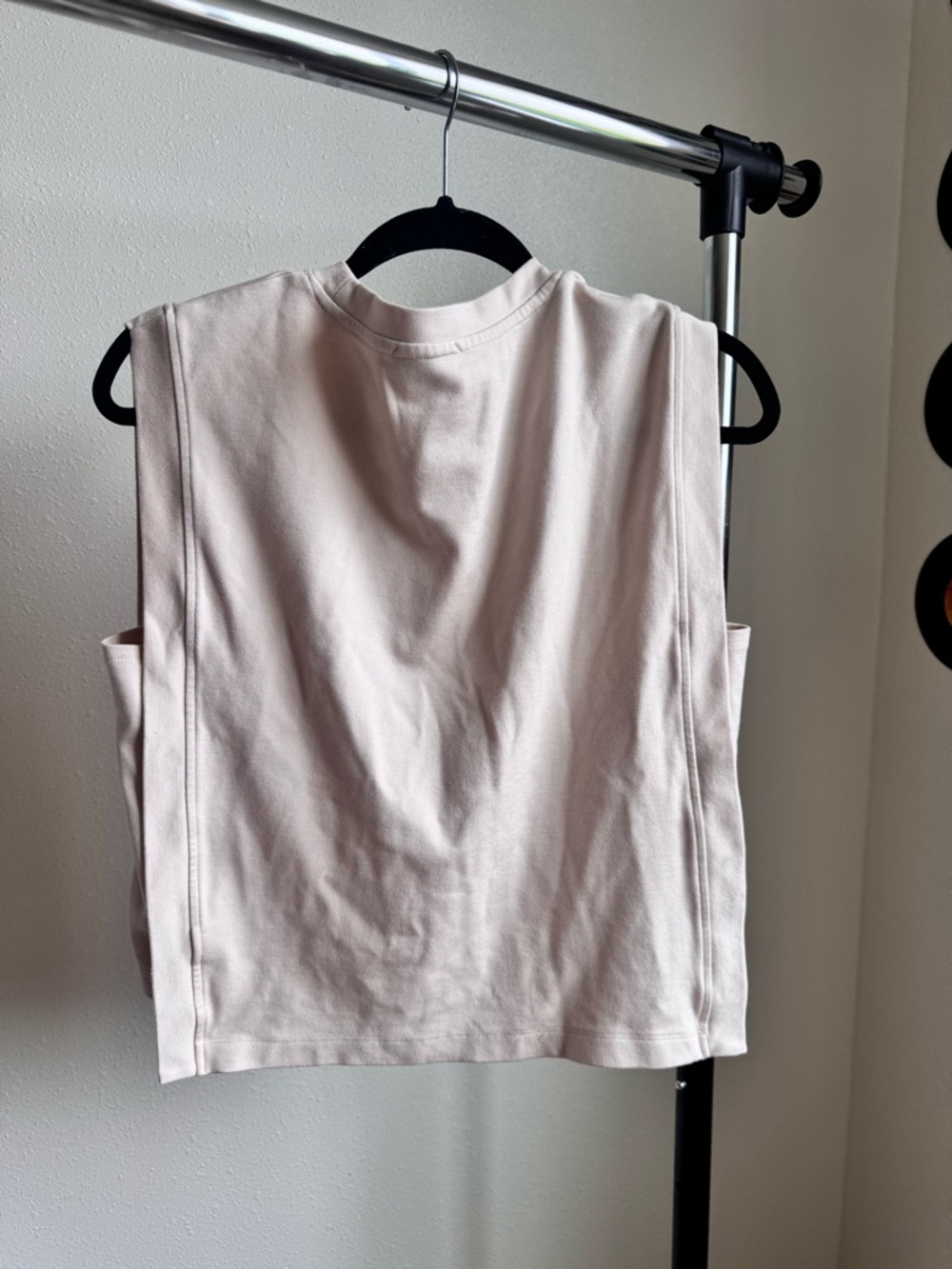 Evereve Blush Sleeveless Tank Top - Picture 3 of 4